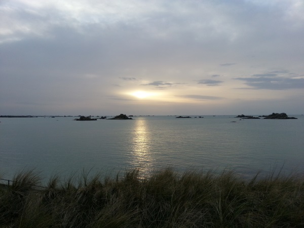 dojo-santec-qi-gong-meditation-respiration-relaxation-corps-esprit-du-bien-etre-saint-pol-de-leon-finistere-nord-bretagne